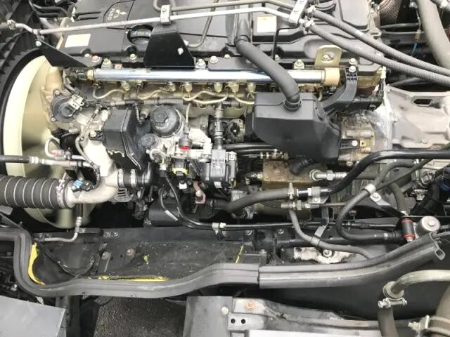 三菱ふそうスーパーグレートバルク車（粉粒体運搬車）大型（10t）[写真15]