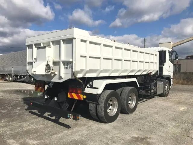 三菱ふそうスーパーグレートバルク車（粉粒体運搬車）大型（10t）[写真02]