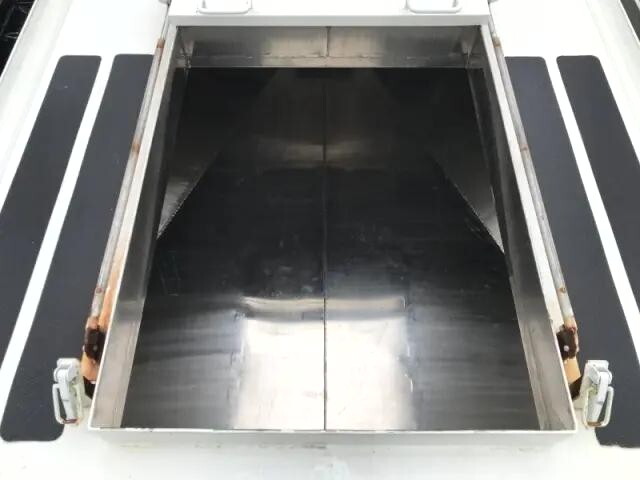 三菱ふそうスーパーグレートバルク車（粉粒体運搬車）大型（10t）[写真24]