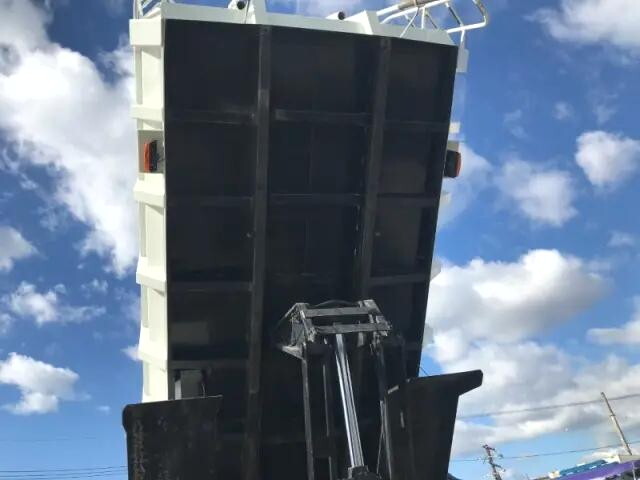 三菱ふそうスーパーグレートバルク車（粉粒体運搬車）大型（10t）[写真27]