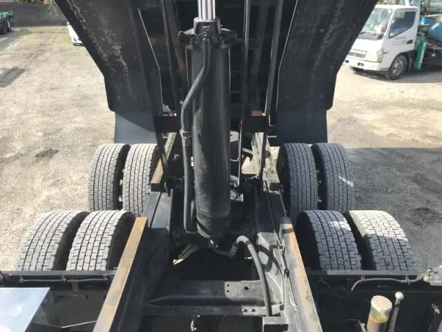 三菱ふそうスーパーグレートバルク車（粉粒体運搬車）大型（10t）[写真29]