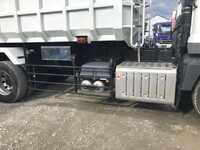 三菱ふそうスーパーグレートバルク車（粉粒体運搬車）大型（10t）[写真34]