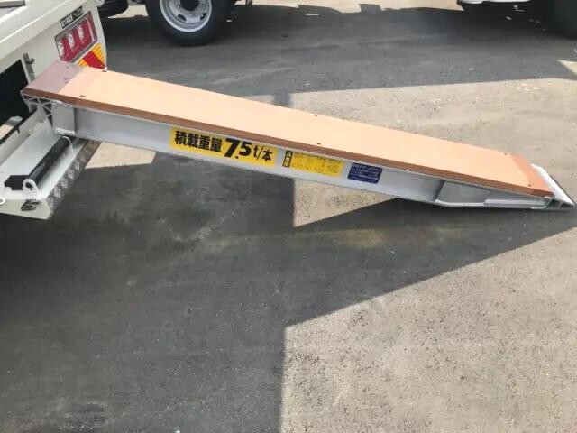 日野プロフィアセルフローダー大型（10t）[写真18]