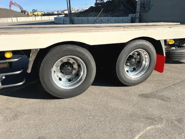 日野プロフィアセルフローダー大型（10t）[写真22]