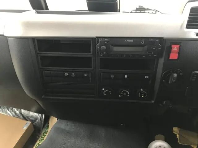 三菱ふそうファイターダンプ中型（4t）[写真12]