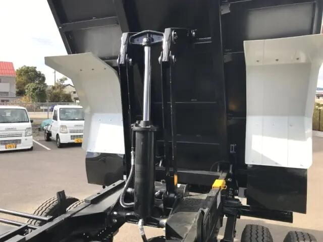 三菱ふそうファイターダンプ中型（4t）[写真26]