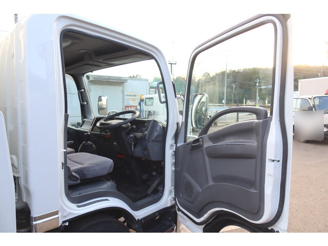 いすゞエルフアルミブロック小型（2t・3t）[写真27]