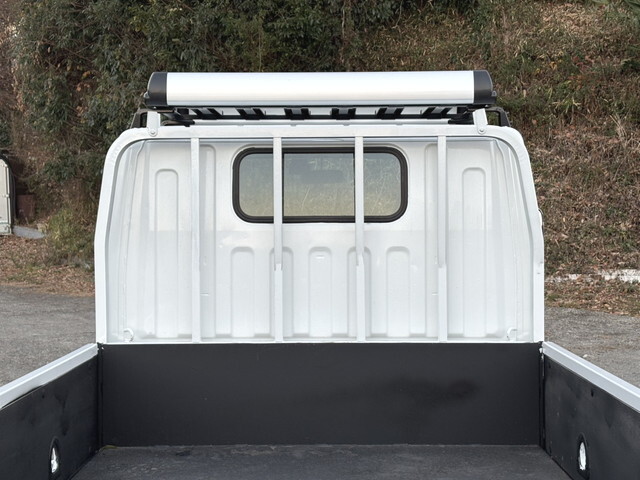 三菱ふそうキャンター平ボディ小型（2t・3t）[写真10]