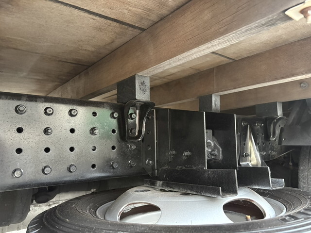 三菱ふそうキャンター平ボディ小型（2t・3t）[写真11]