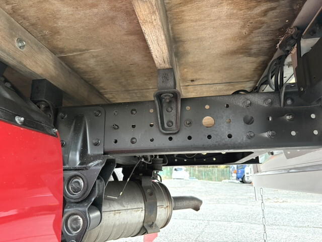 三菱ふそうキャンター平ボディ小型（2t・3t）[写真13]