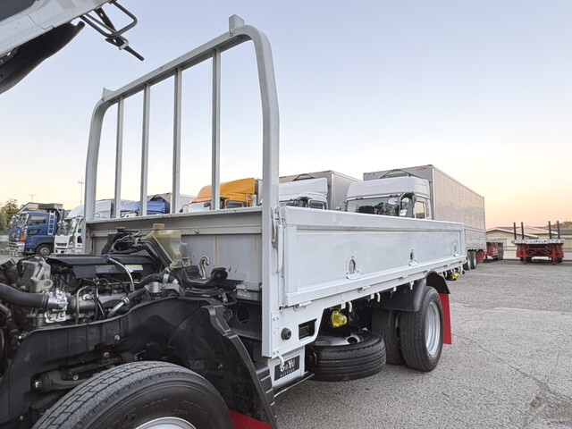 三菱ふそうキャンター平ボディ小型（2t・3t）[写真17]