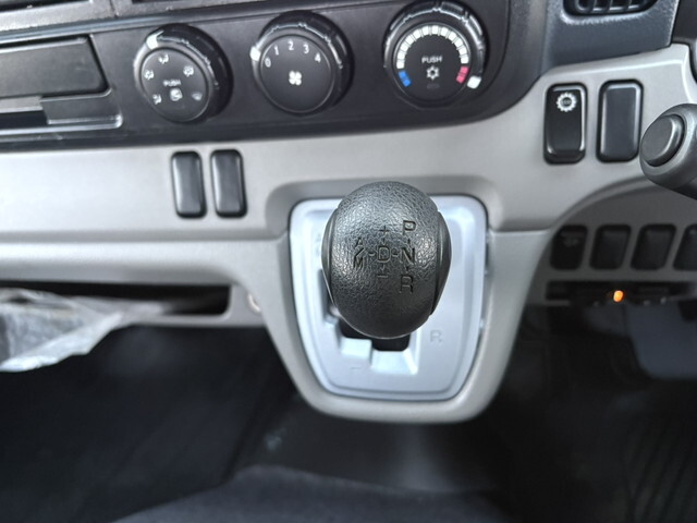 三菱ふそうキャンター平ボディ小型（2t・3t）[写真19]