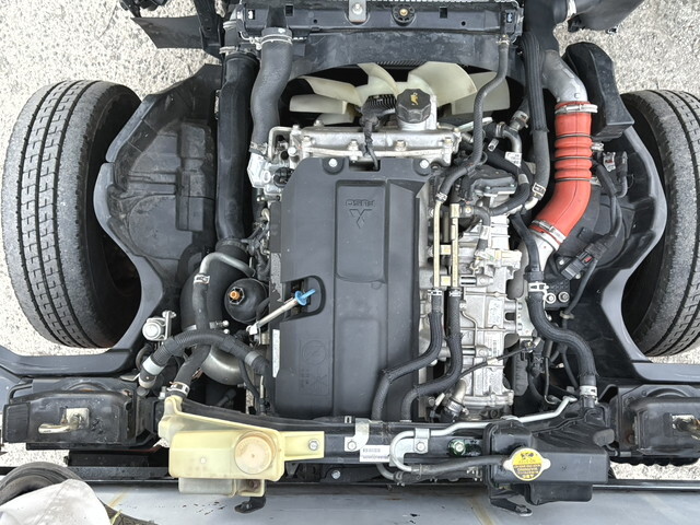 三菱ふそうキャンター平ボディ小型（2t・3t）[写真24]