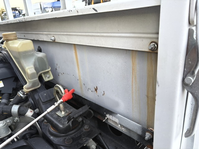 三菱ふそうキャンター平ボディ小型（2t・3t）[写真30]