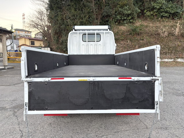三菱ふそうキャンター平ボディ小型（2t・3t）[写真08]