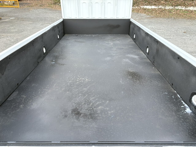 三菱ふそうキャンター平ボディ小型（2t・3t）[写真09]