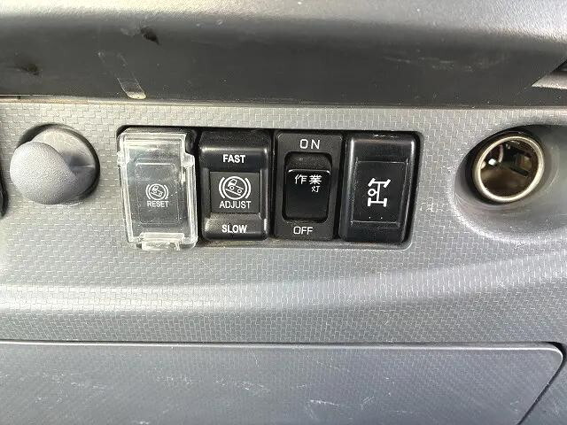 いすゞフォワードダンプ中型（4t）[写真32]