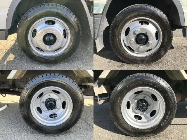 三菱ふそうキャンター冷凍車（冷蔵車）小型（2t・3t）[写真23]