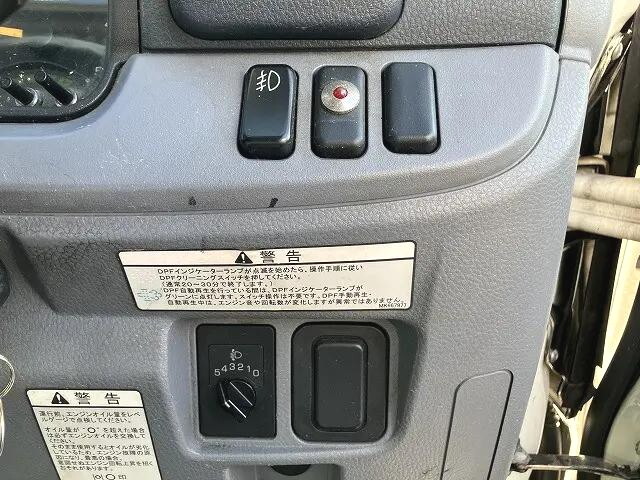 三菱ふそうキャンター冷凍車（冷蔵車）小型（2t・3t）[写真32]