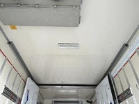 いすゞエルフ冷凍車（冷蔵車）小型（2t・3t）[写真12]