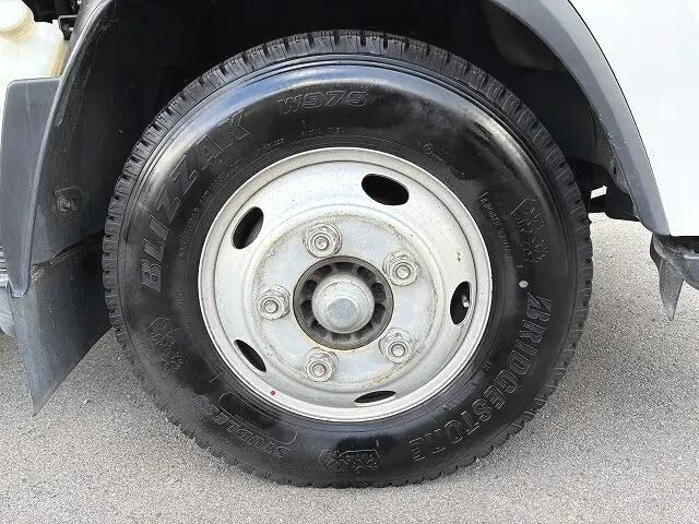 いすゞエルフ冷凍車（冷蔵車）小型（2t・3t）[写真19]