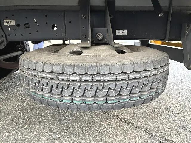 いすゞエルフ冷凍車（冷蔵車）小型（2t・3t）[写真23]