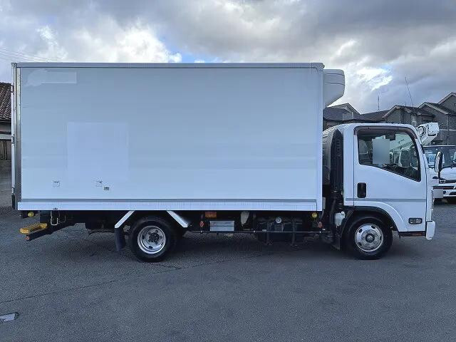 いすゞエルフ冷凍車（冷蔵車）小型（2t・3t）[写真05]