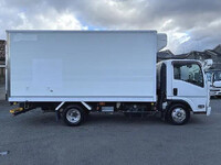 いすゞエルフ冷凍車（冷蔵車）小型（2t・3t）[写真06]