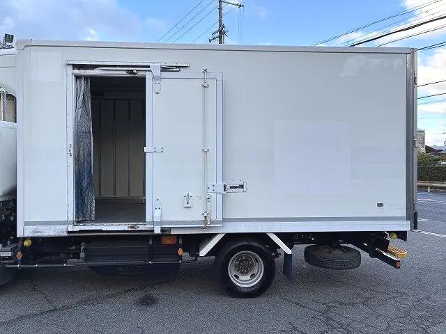 いすゞエルフ冷凍車（冷蔵車）小型（2t・3t）[写真07]