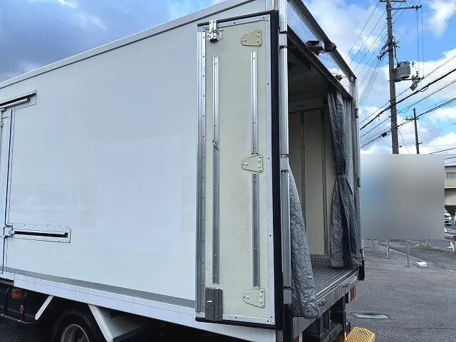 いすゞエルフ冷凍車（冷蔵車）小型（2t・3t）[写真09]