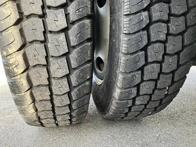 いすゞエルフ平ボディ小型（2t・3t）[写真21]