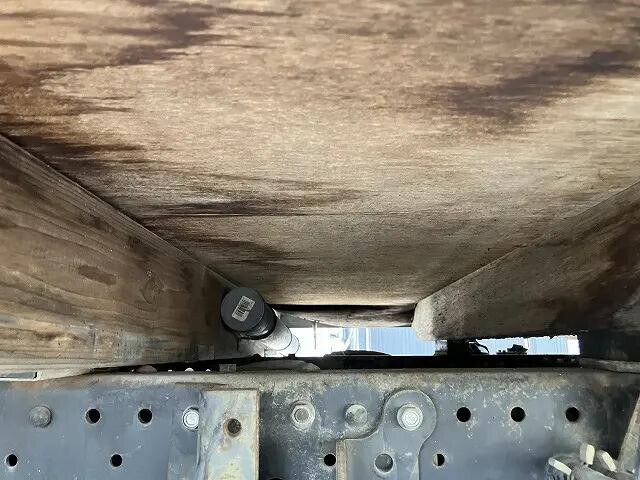 いすゞエルフ平ボディ小型（2t・3t）[写真24]