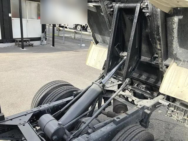 いすゞエルフダンプ小型（2t・3t）[写真18]