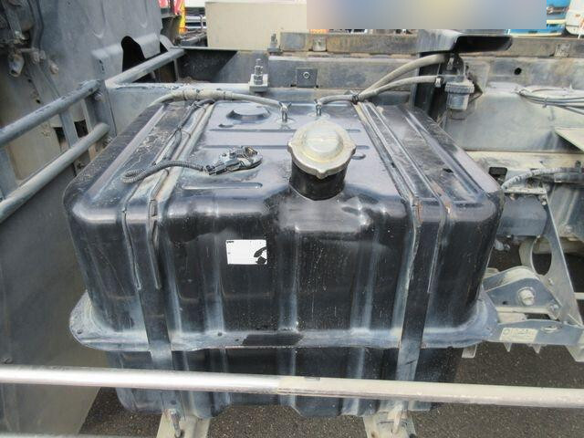 いすゞギガ深ダンプ（土砂禁ダンプ）大型（10t）[写真24]