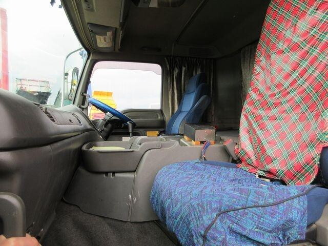 いすゞギガ深ダンプ（土砂禁ダンプ）大型（10t）[写真35]