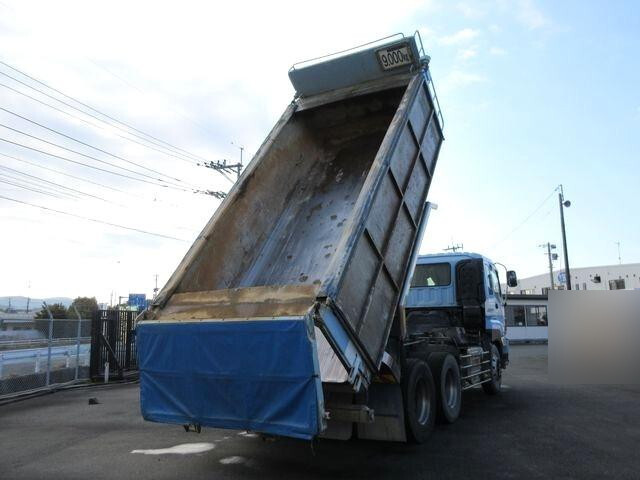 いすゞギガ深ダンプ（土砂禁ダンプ）大型（10t）[写真04]