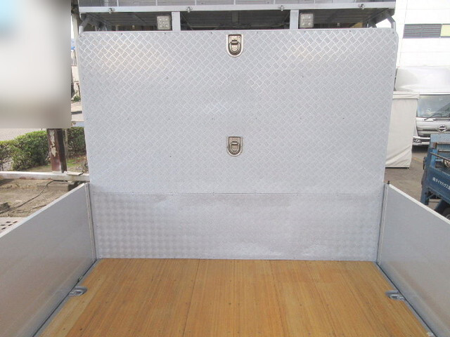 いすゞギガアルミブロック大型（10t）[写真10]