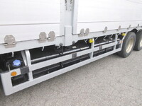 いすゞギガアルミブロック大型（10t）[写真12]