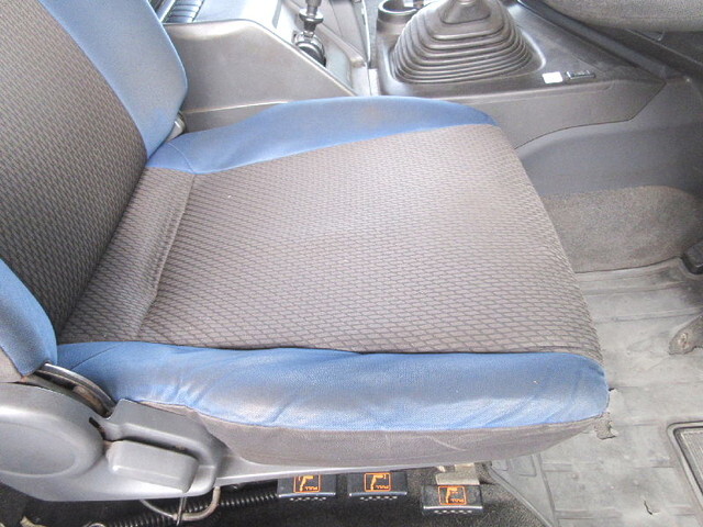 いすゞギガアルミブロック大型（10t）[写真24]