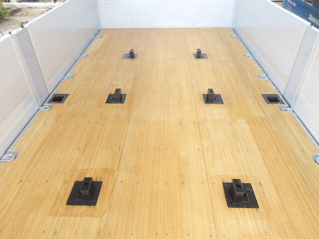 いすゞギガアルミブロック大型（10t）[写真09]