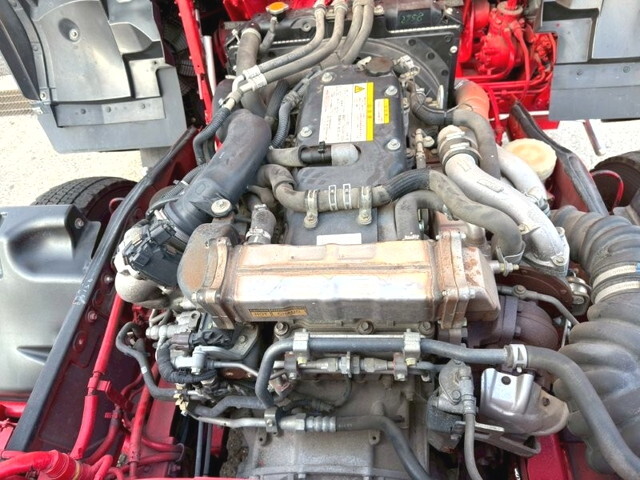 UDトラックスコンドルクレーン4段増トン（6t・8t）[写真25]