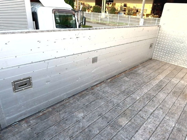 UDトラックスコンドルクレーン4段増トン（6t・8t）[写真08]