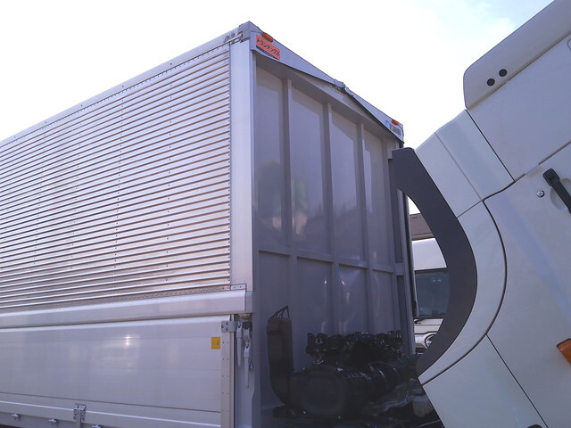 日野プロフィアアルミウイング大型（10t）[写真37]