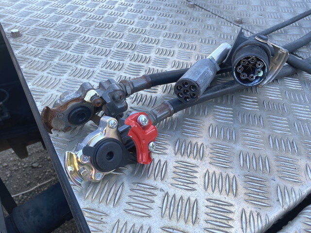 三菱ふそうスーパーグレートトレーラーヘッド（トラクターヘッド）大型（10t）[写真11]