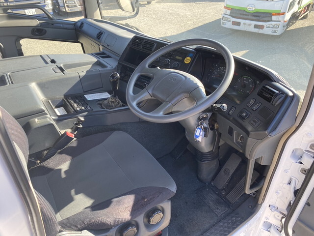 三菱ふそうスーパーグレートトレーラーヘッド（トラクターヘッド）大型（10t）[写真18]