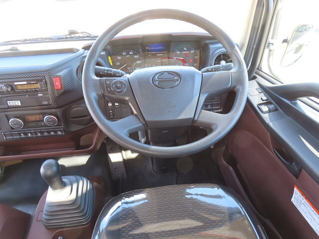 日野レンジャー汚泥吸引車増トン（6t・8t）[写真18]