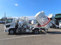 日野レンジャー汚泥吸引車増トン（6t・8t）[写真23]