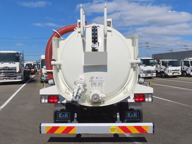 日野レンジャー汚泥吸引車増トン（6t・8t）[写真06]