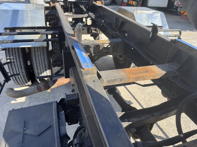 三菱ふそうファイターコンテナ専用車増トン（6t・8t）[写真19]