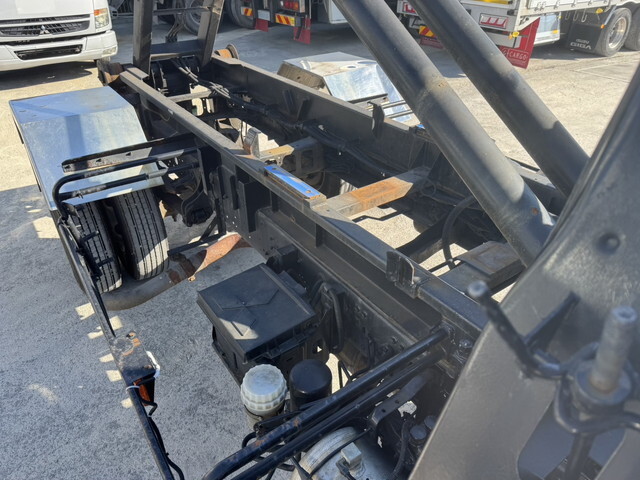 三菱ふそうファイターコンテナ専用車増トン（6t・8t）[写真20]